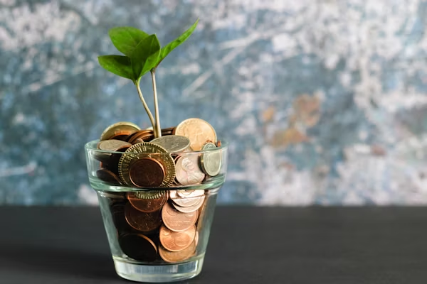 Money Market Funds vs Savings: The $10K Difference